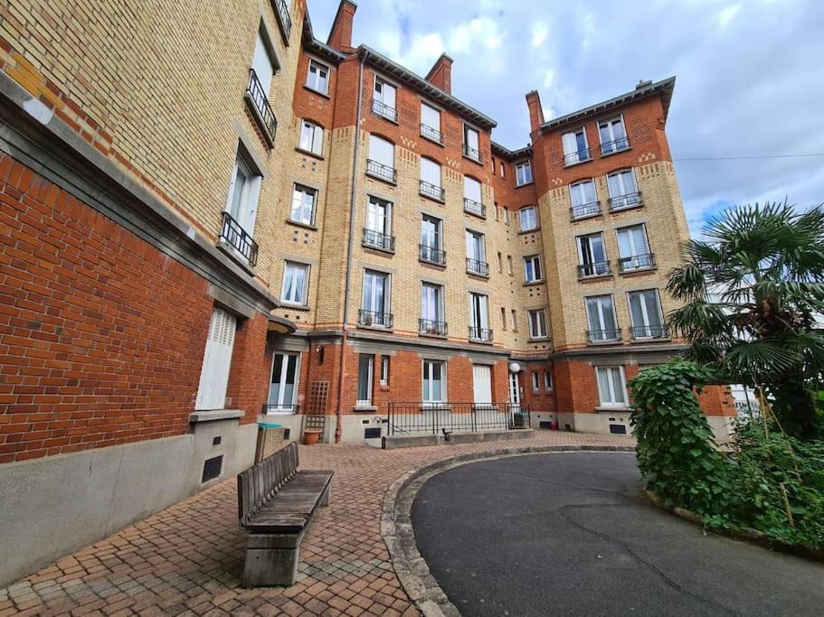 Suresnes : 2 Pieces Cosy Apartment Exterior photo